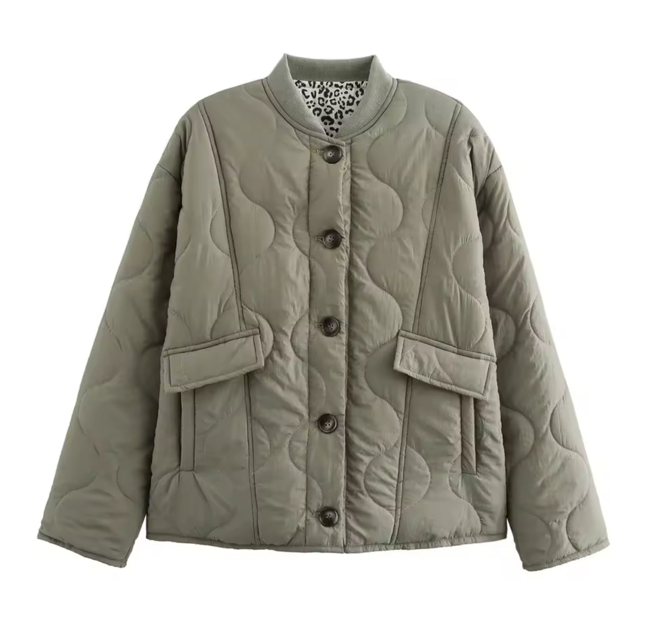 Femme veste verte léopard