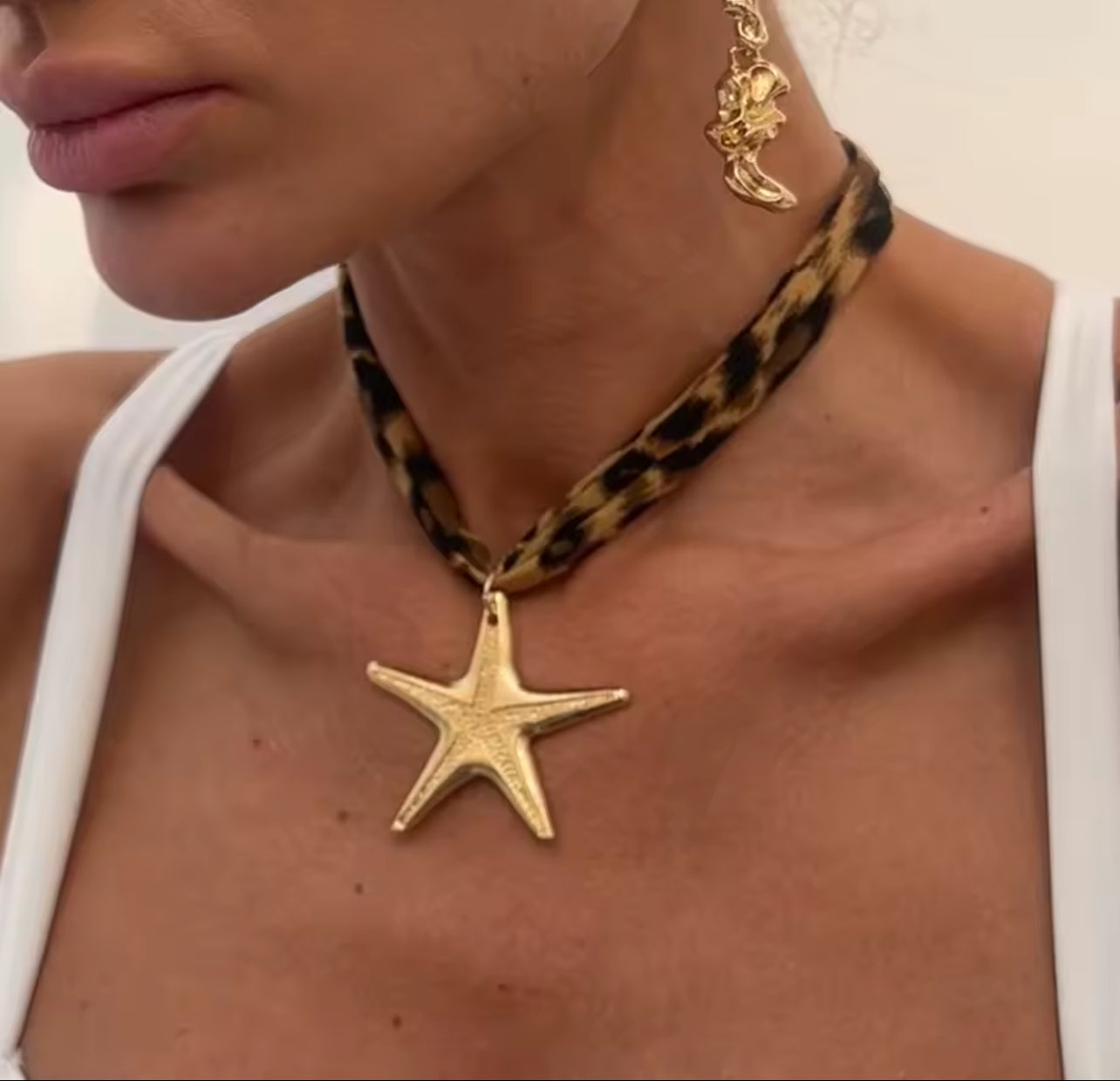 Bijoux collier léopard étoile 38