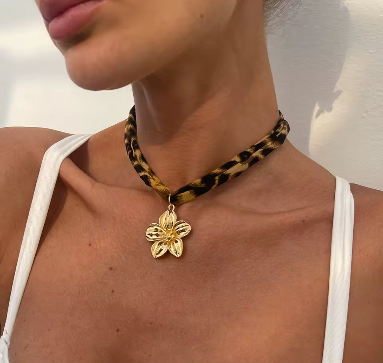 Bijoux collier léopard fleur 39